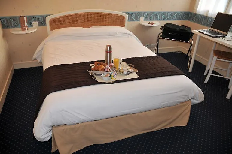Hotel Relais Fleuri Ле-Рё 2*,