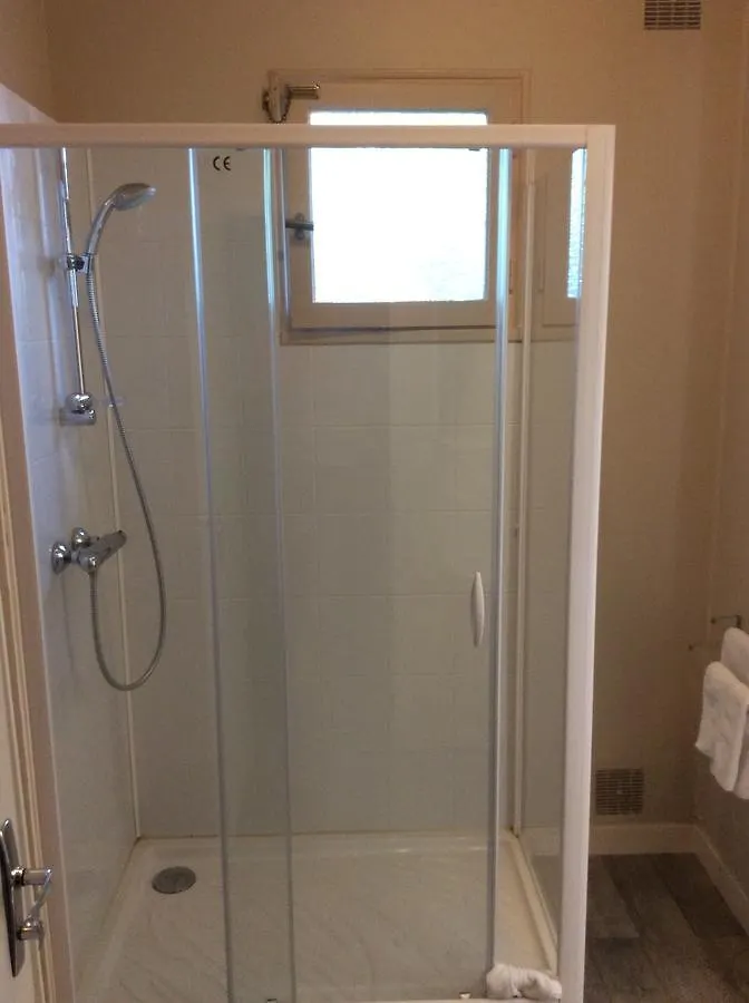 Hotel Relais Fleuri Ле-Рё 2*,  Франция